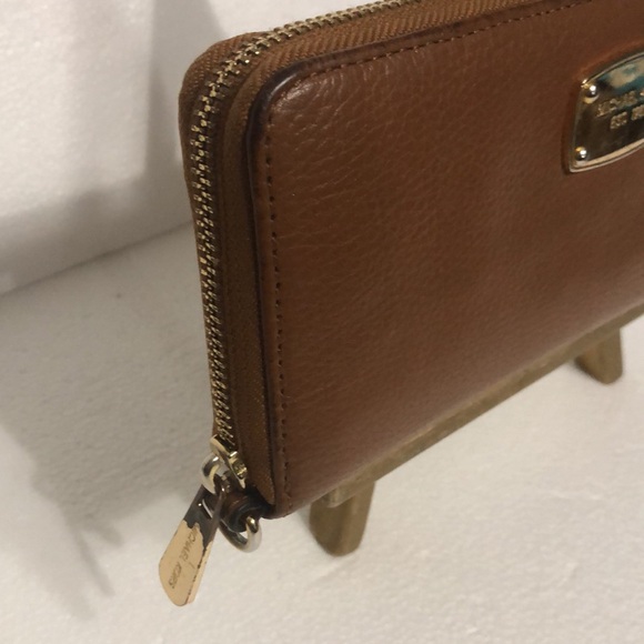 Michael Kors Leather Zip Wallet - Picture 3 of 7